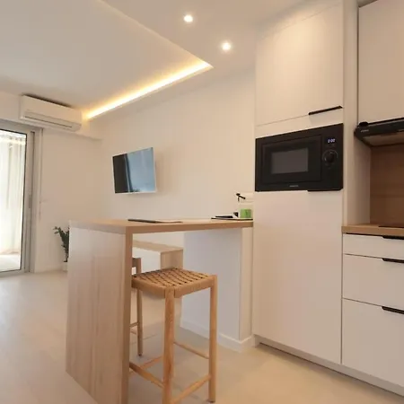 Le Regina - Standing 2 Prs - Clim - Parking Apartment