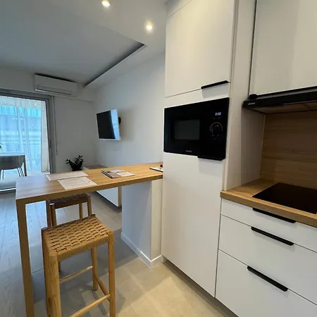 Le Regina - Standing 2 Prs - Clim - Parking Apartment *