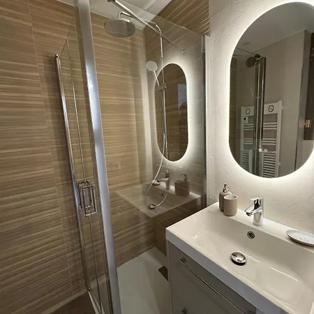 Apartment Le Regina - Standing 2 Prs - Clim - Parking *